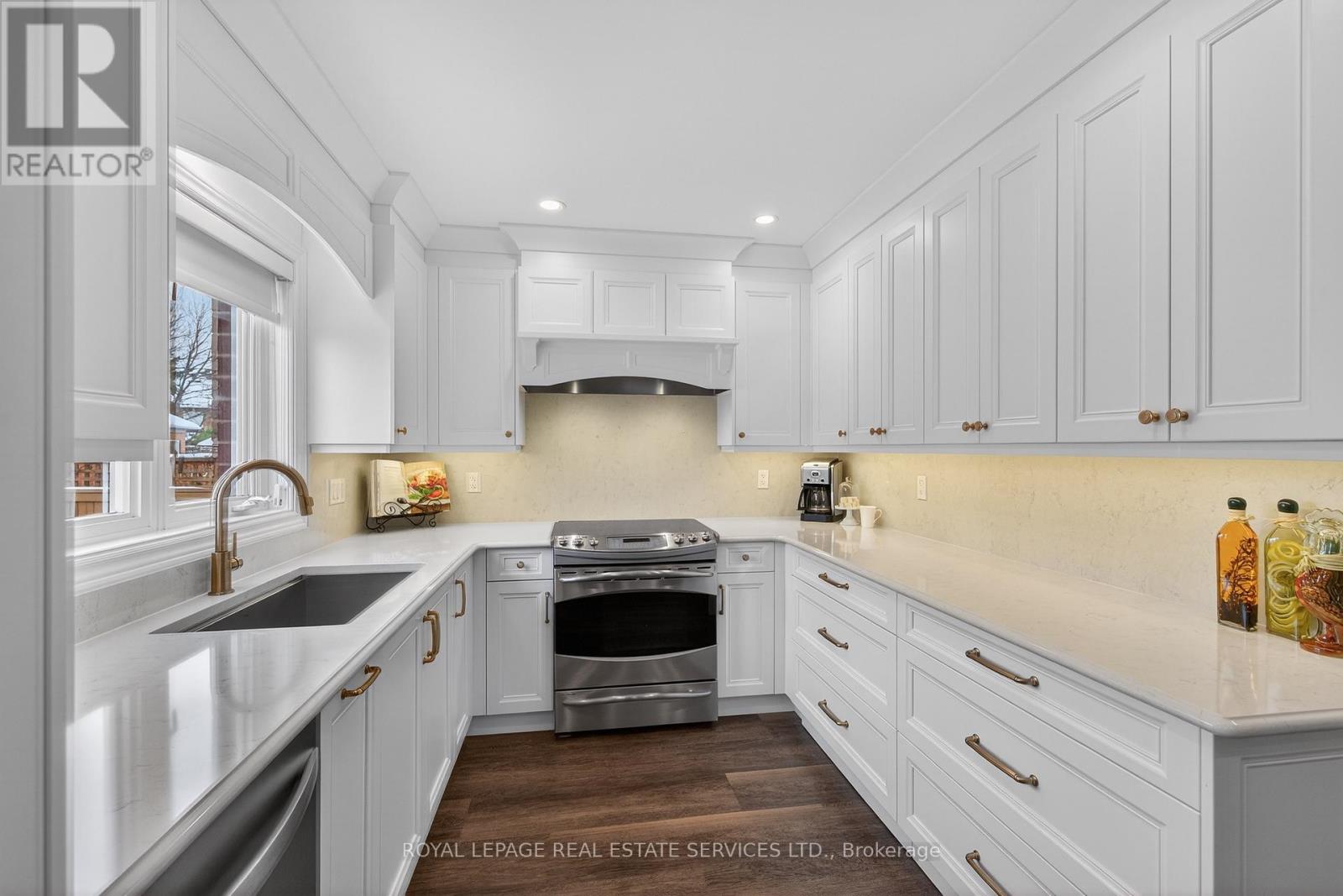 2393 Ennerdale Road, Oakville, Ontario  L6H 6N5 - Photo 10 - W12853454