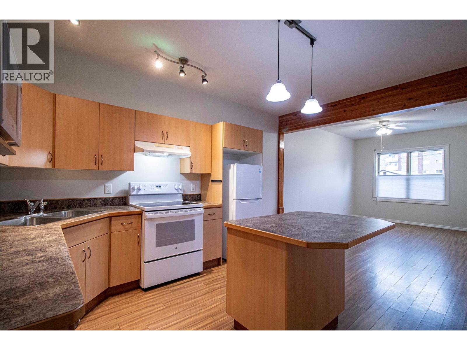 857 Fairview Road Unit# 204, Penticton, British Columbia  V2A 5Y7 - Photo 7 - 10375279