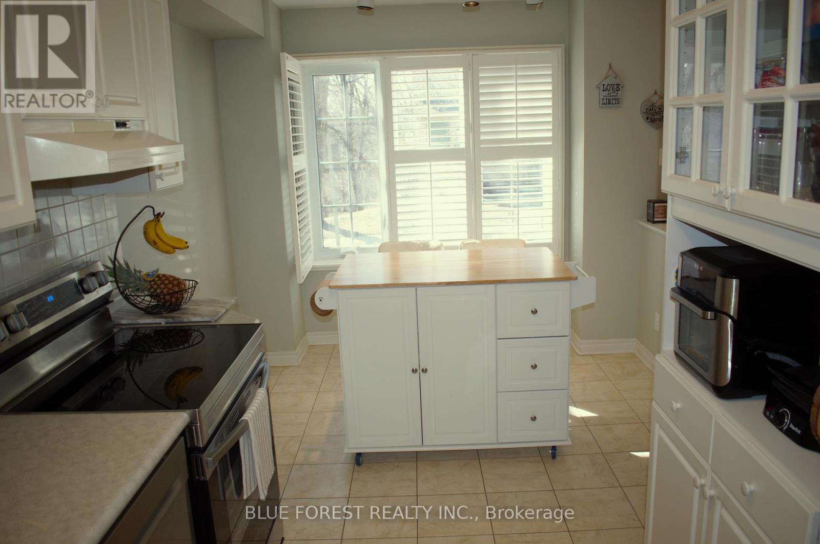 3 - 410 Ambleside Drive, London North (North A), Ontario  N6G 4Y3 - Photo 7 - X12854860