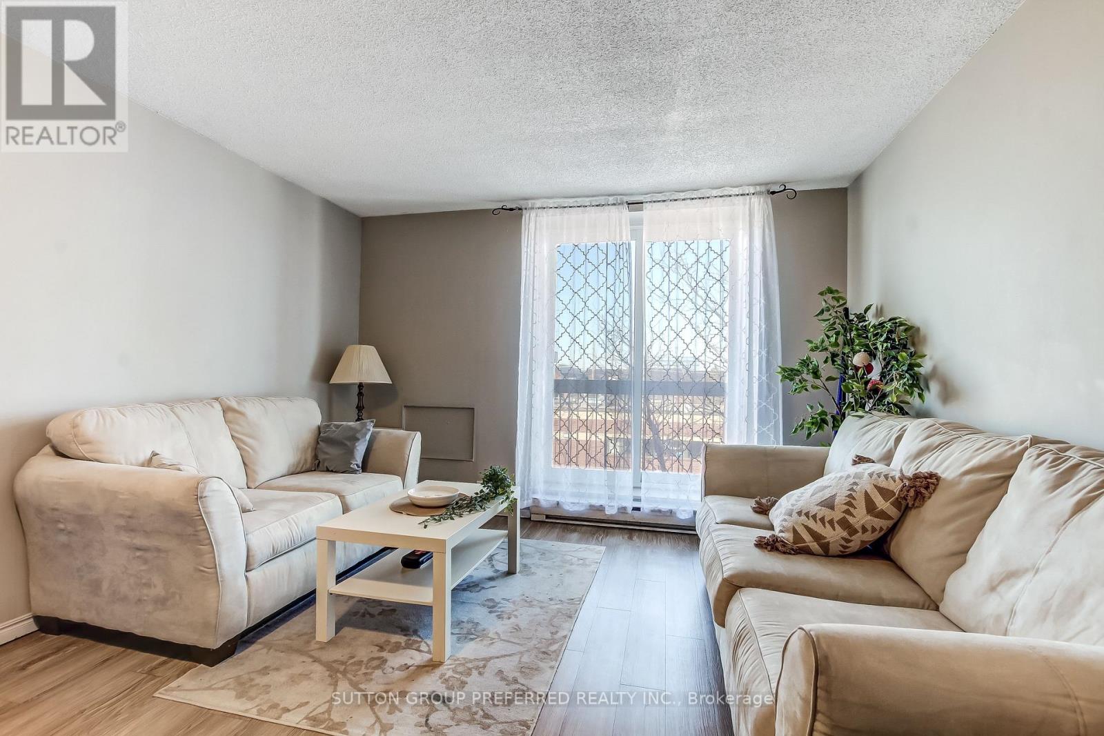 402 - 626 First Street, London East (East H), Ontario  N5V 2A2 - Photo 6 - X12854864