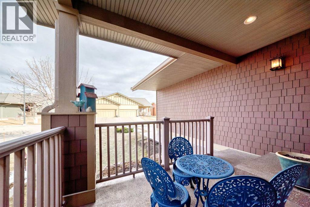 41 Bridle Estates Manor Sw, Calgary, Alberta  T2Y 5A7 - Photo 2 - A2286004