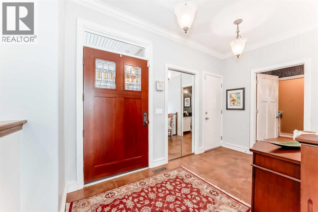 41 Bridle Estates Manor Sw, Calgary, Alberta  T2Y 5A7 - Photo 4 - A2286004