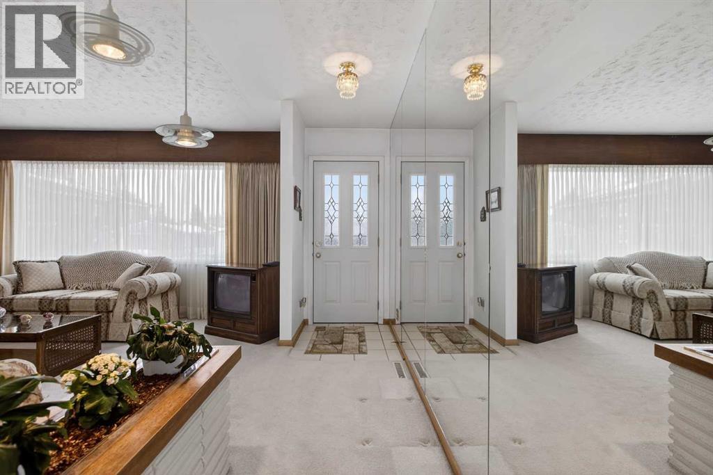 8011 5 Street Sw, Calgary, Alberta  T2V 1C4 - Photo 3 - A2288226