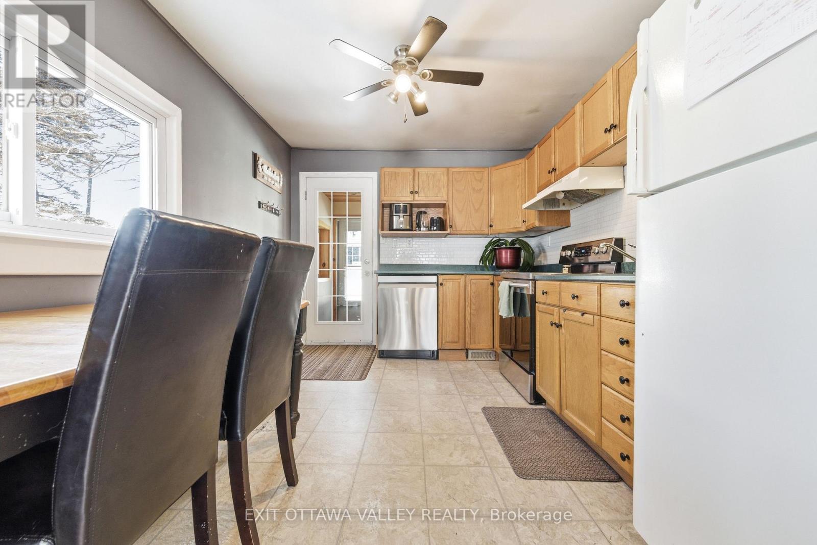 13 Spruce Crescent, Deep River, Ontario  K0J 1P0 - Photo 11 - X12854830