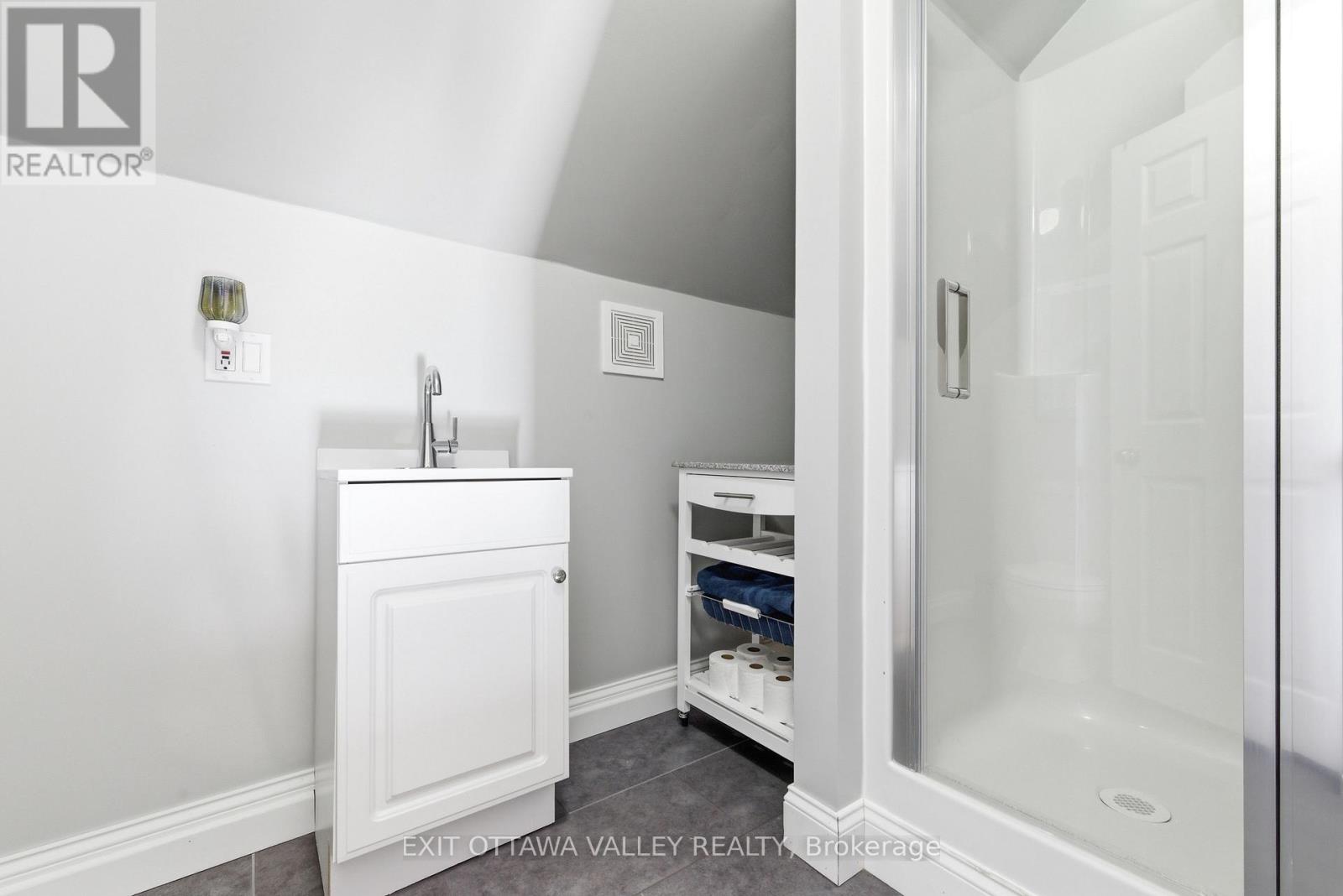 13 Spruce Crescent, Deep River, Ontario  K0J 1P0 - Photo 30 - X12854830