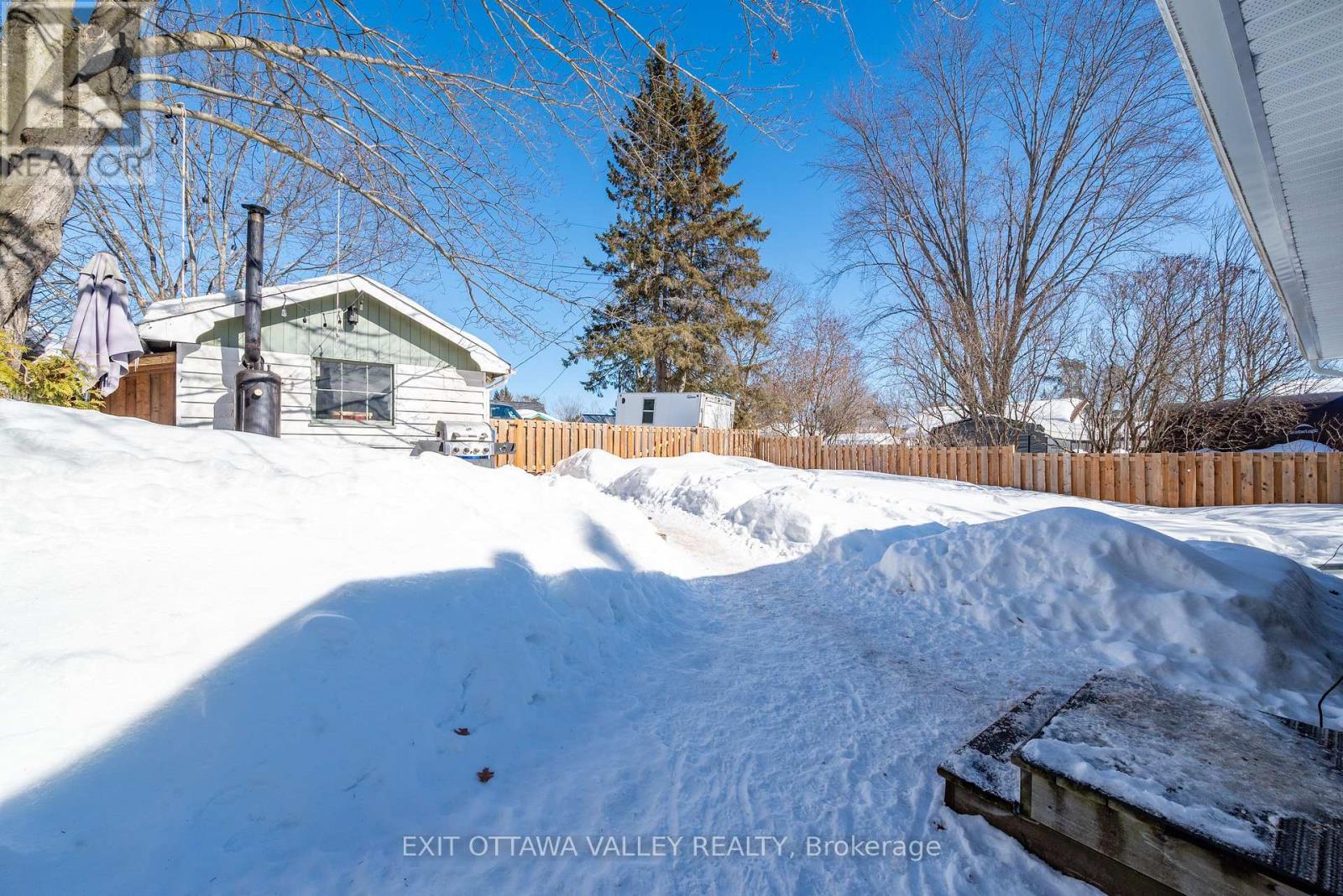 13 Spruce Crescent, Deep River, Ontario  K0J 1P0 - Photo 41 - X12854830