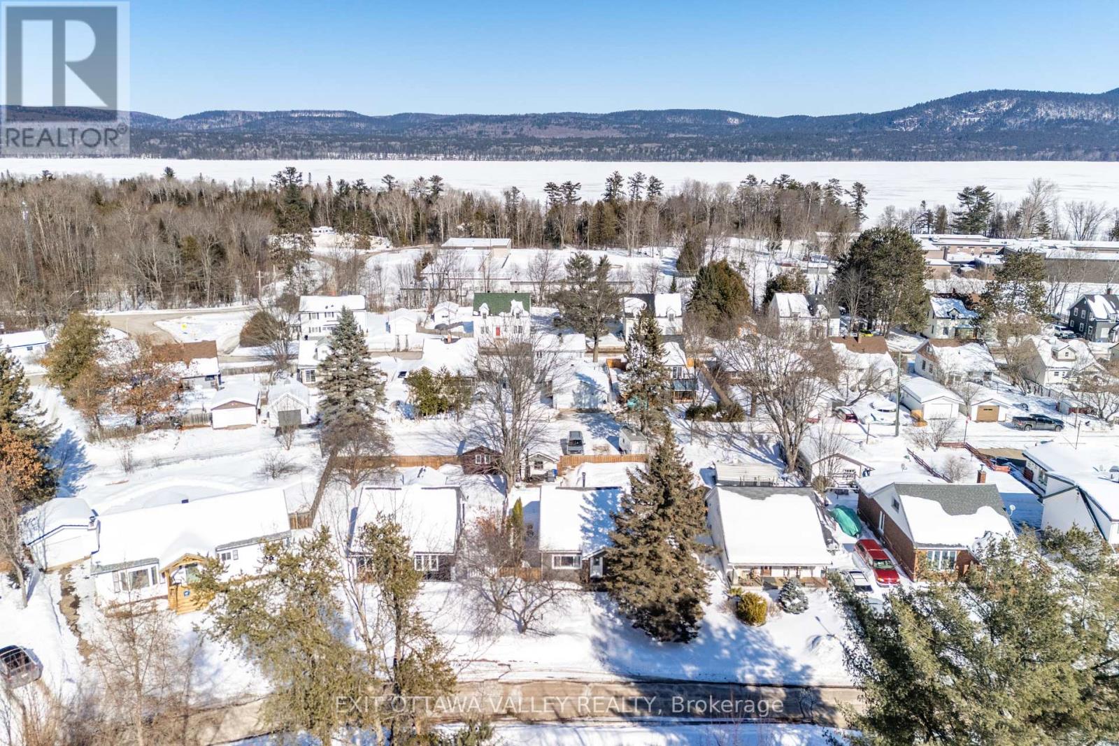 13 Spruce Crescent, Deep River, Ontario  K0J 1P0 - Photo 43 - X12854830