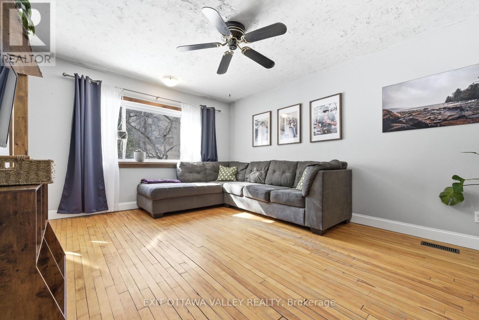 13 Spruce Crescent, Deep River, Ontario  K0J 1P0 - Photo 7 - X12854830