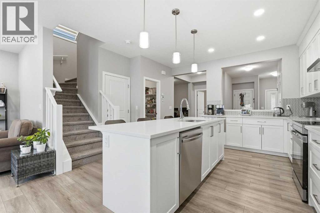 208 Creekstone Row Sw, Calgary, Alberta  T2X 4Y5 - Photo 6 - A2290307