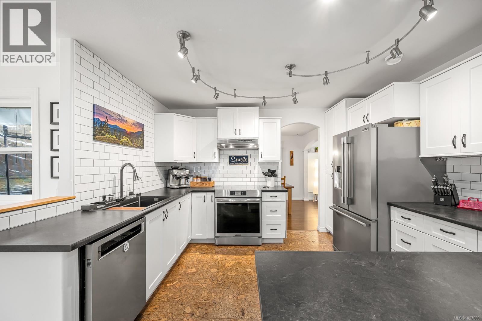 502 Deerwood Pl, Comox, British Columbia  V9M 4G3 - Photo 8 - 1027909