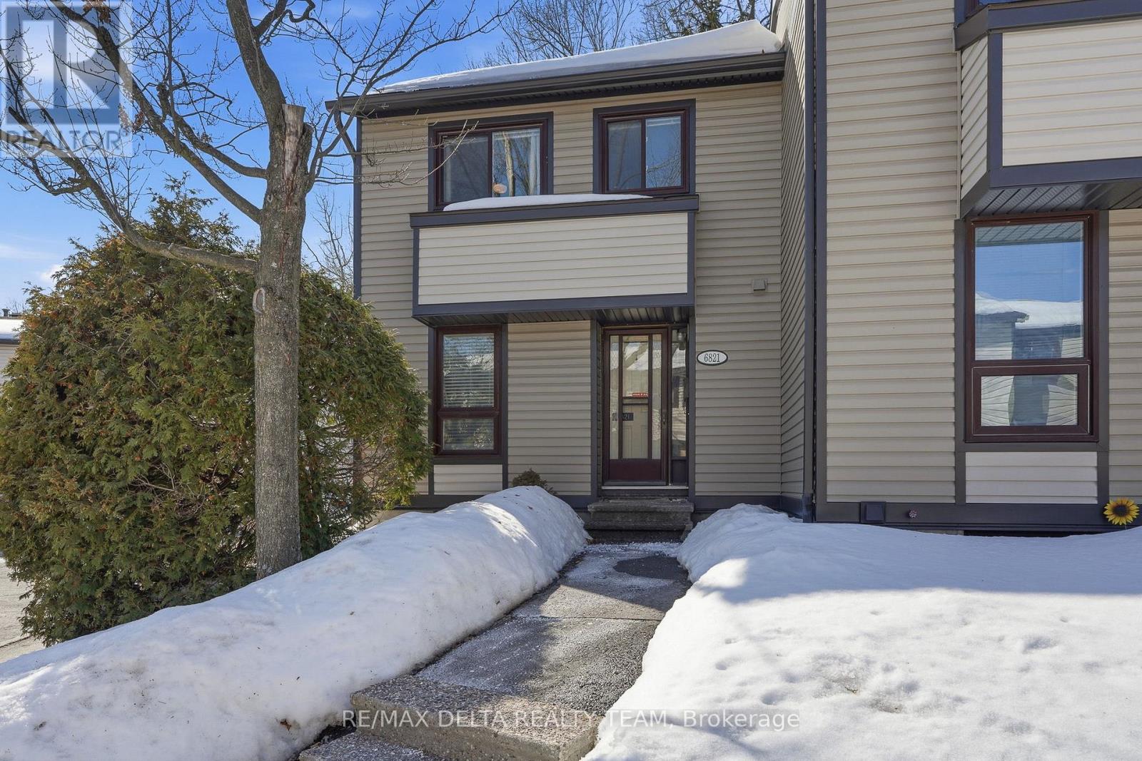 Convent Glen North Row / Townhouse for sale:  3 bedroom 1,000 sq.ft. (Listed 2026-03-06)