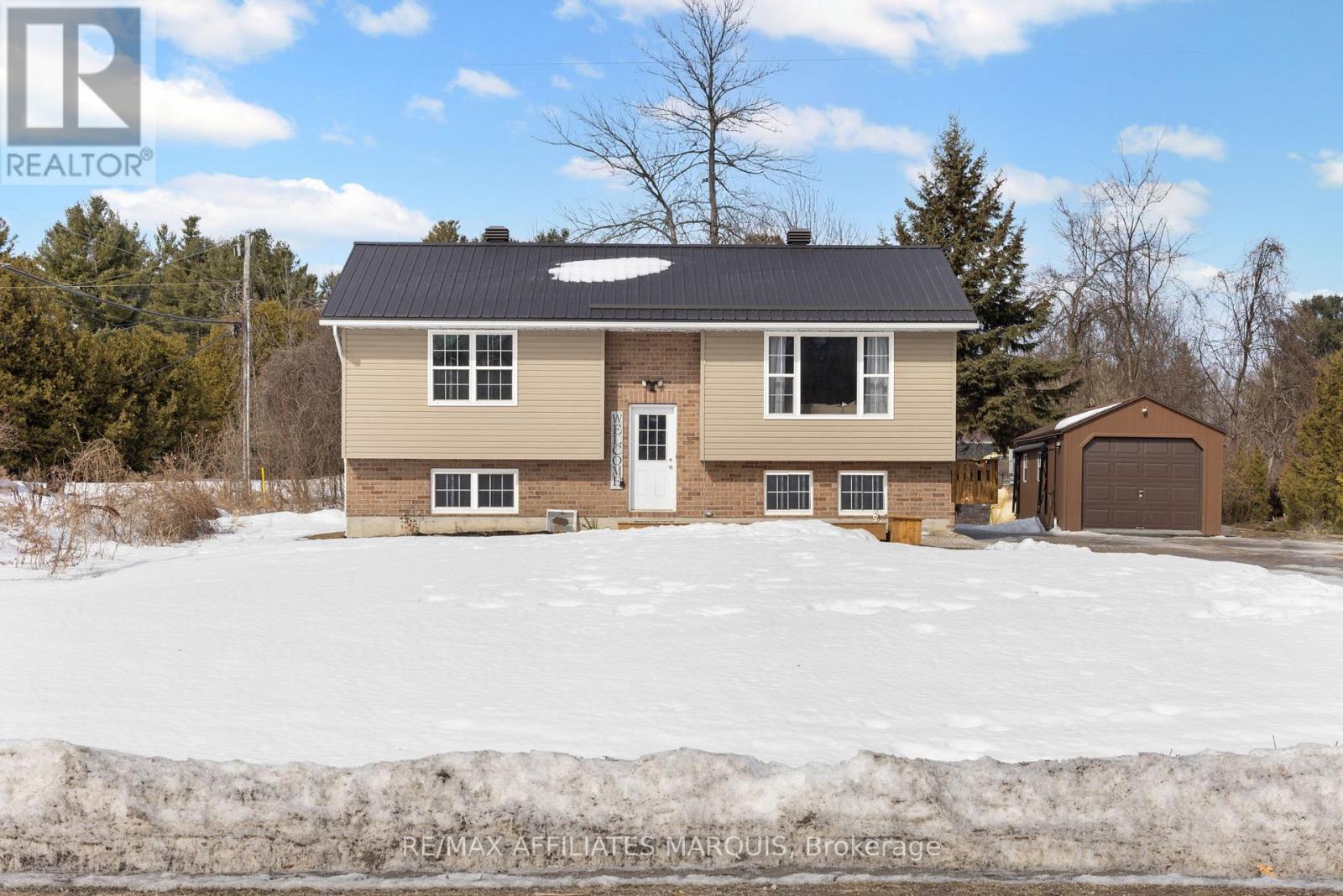 156 Duncan Street, Drummond/north Elmsley, Ontario  K7A 4S4 - Photo 2 - X12854654