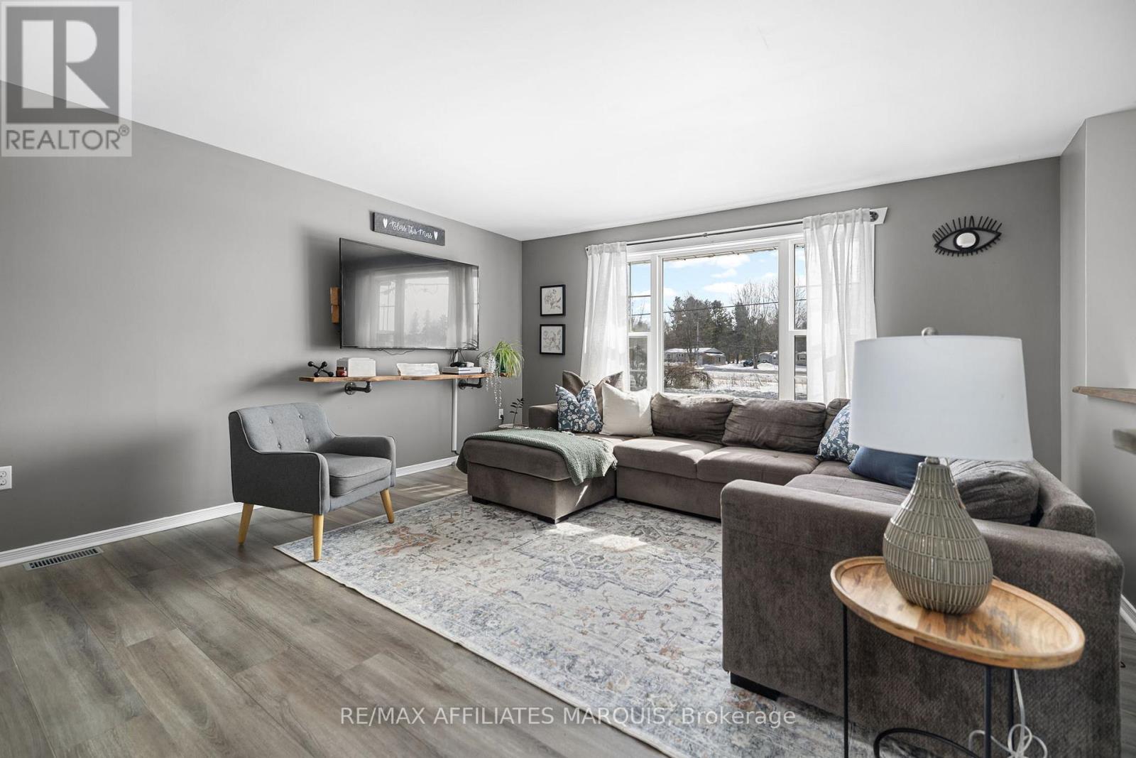 156 Duncan Street, Drummond/north Elmsley, Ontario  K7A 4S4 - Photo 4 - X12854654