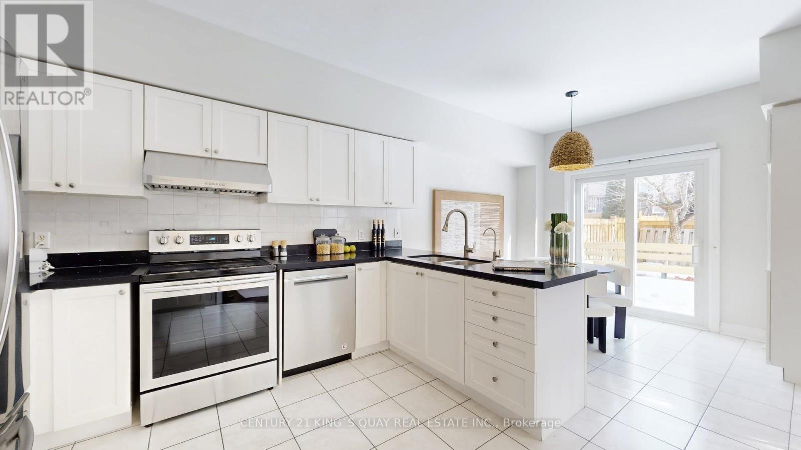 92 Canterfield Close, Markham (Markville), Ontario  L3P 7W1 - Photo 17 - N12854256