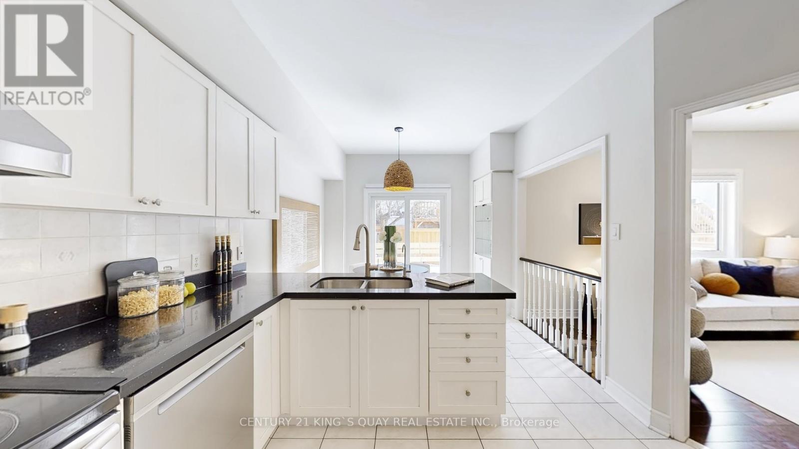 92 Canterfield Close, Markham (Markville), Ontario  L3P 7W1 - Photo 18 - N12854256