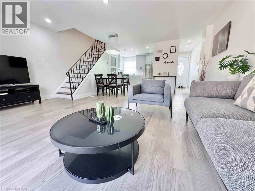 138 Jansen Avenue, Kitchener, Ontario  N2A 2L7 - Photo 2 - 40809907