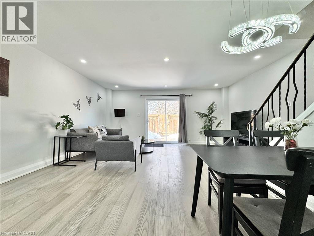 138 Jansen Avenue, Kitchener, Ontario  N2A 2L7 - Photo 4 - 40809907