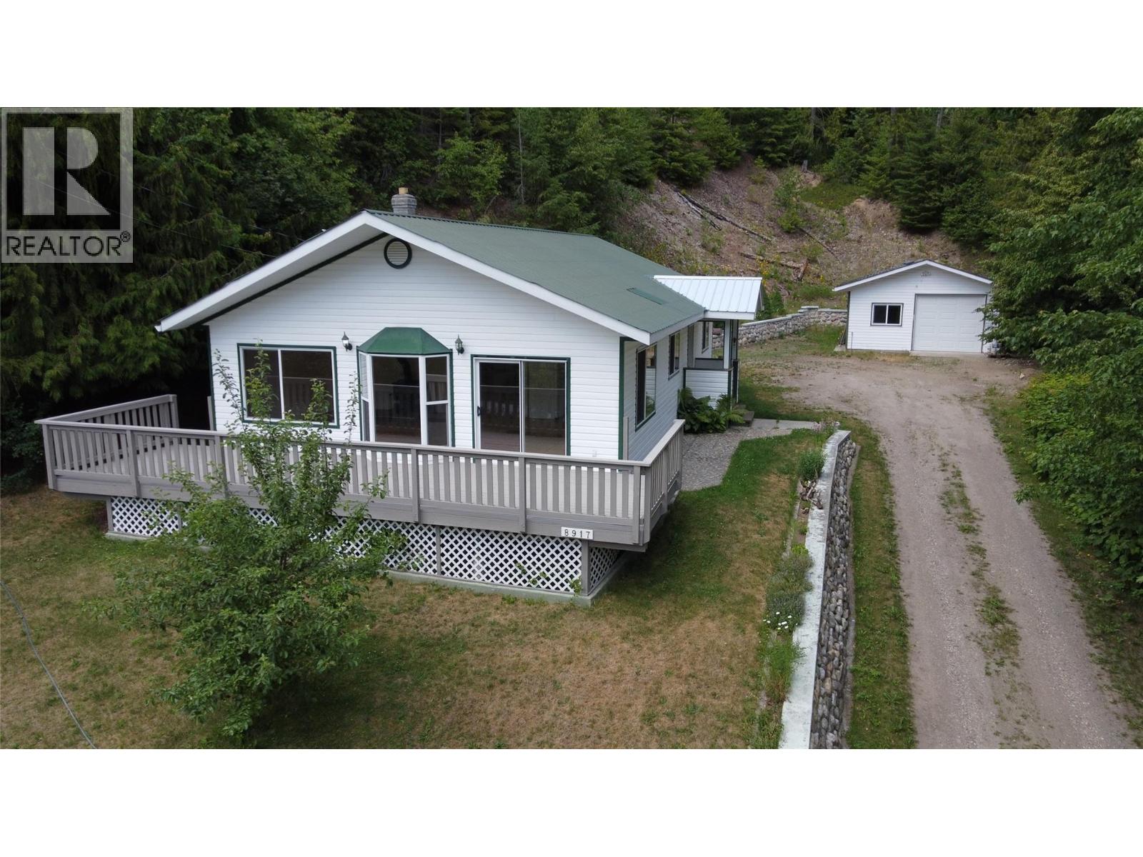 8917 Meadow Street, Balfour, British Columbia