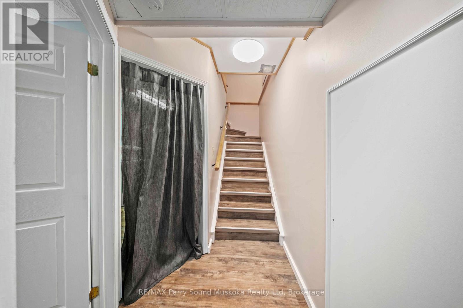 16 Golden Horseshoe Lane, Whitestone, Ontario  P0G 1G0 - Photo 17 - X12854918