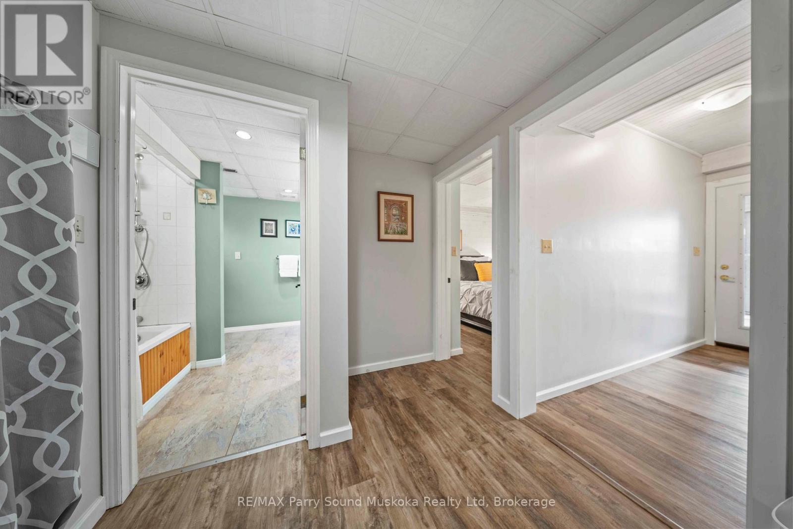 16 Golden Horseshoe Lane, Whitestone, Ontario  P0G 1G0 - Photo 21 - X12854918