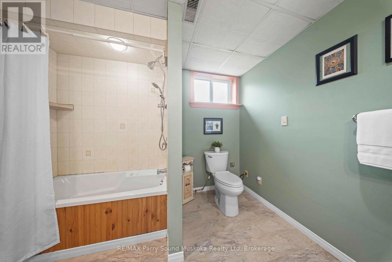 16 Golden Horseshoe Lane, Whitestone, Ontario  P0G 1G0 - Photo 23 - X12854918