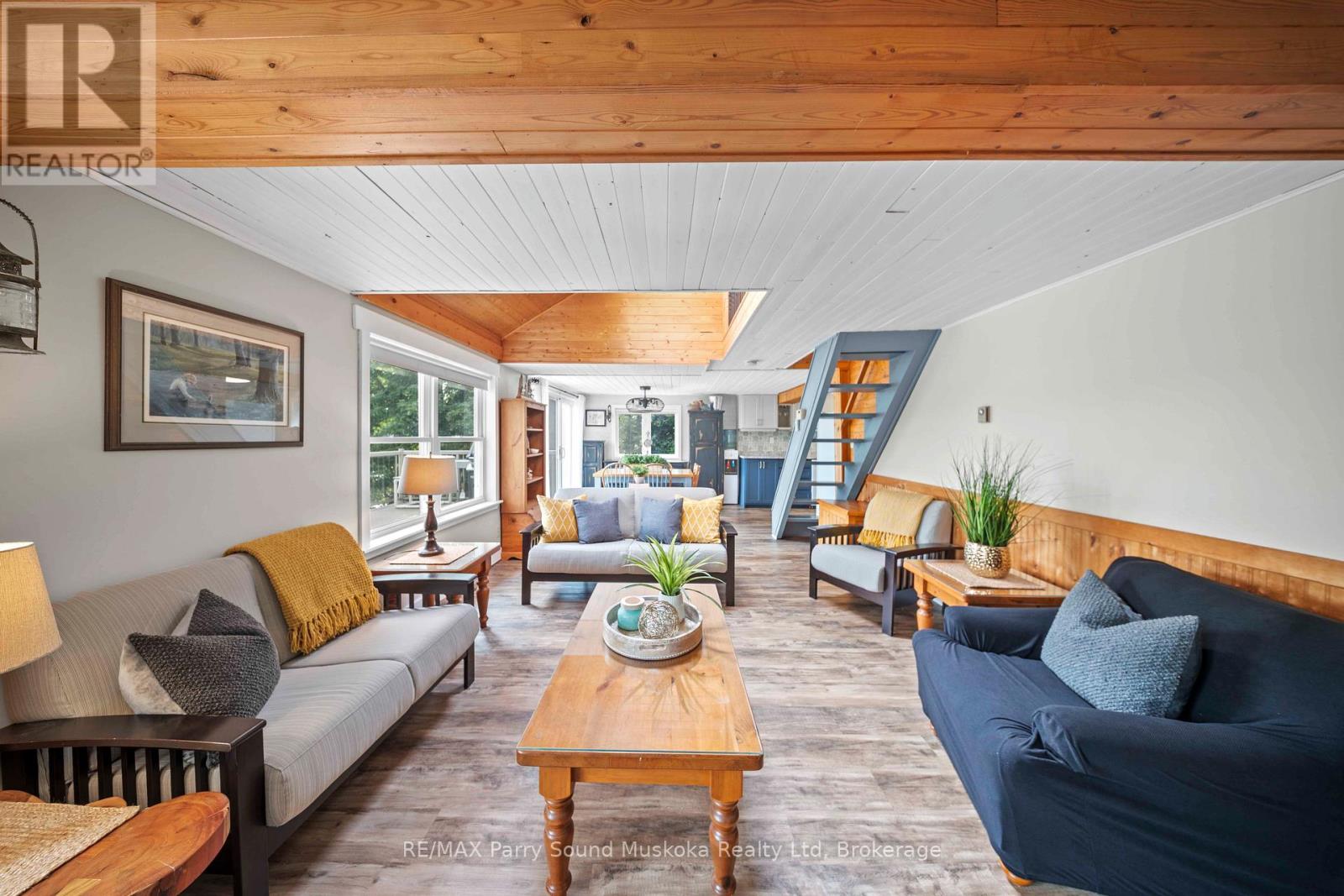 16 Golden Horseshoe Lane, Whitestone, Ontario  P0G 1G0 - Photo 4 - X12854918