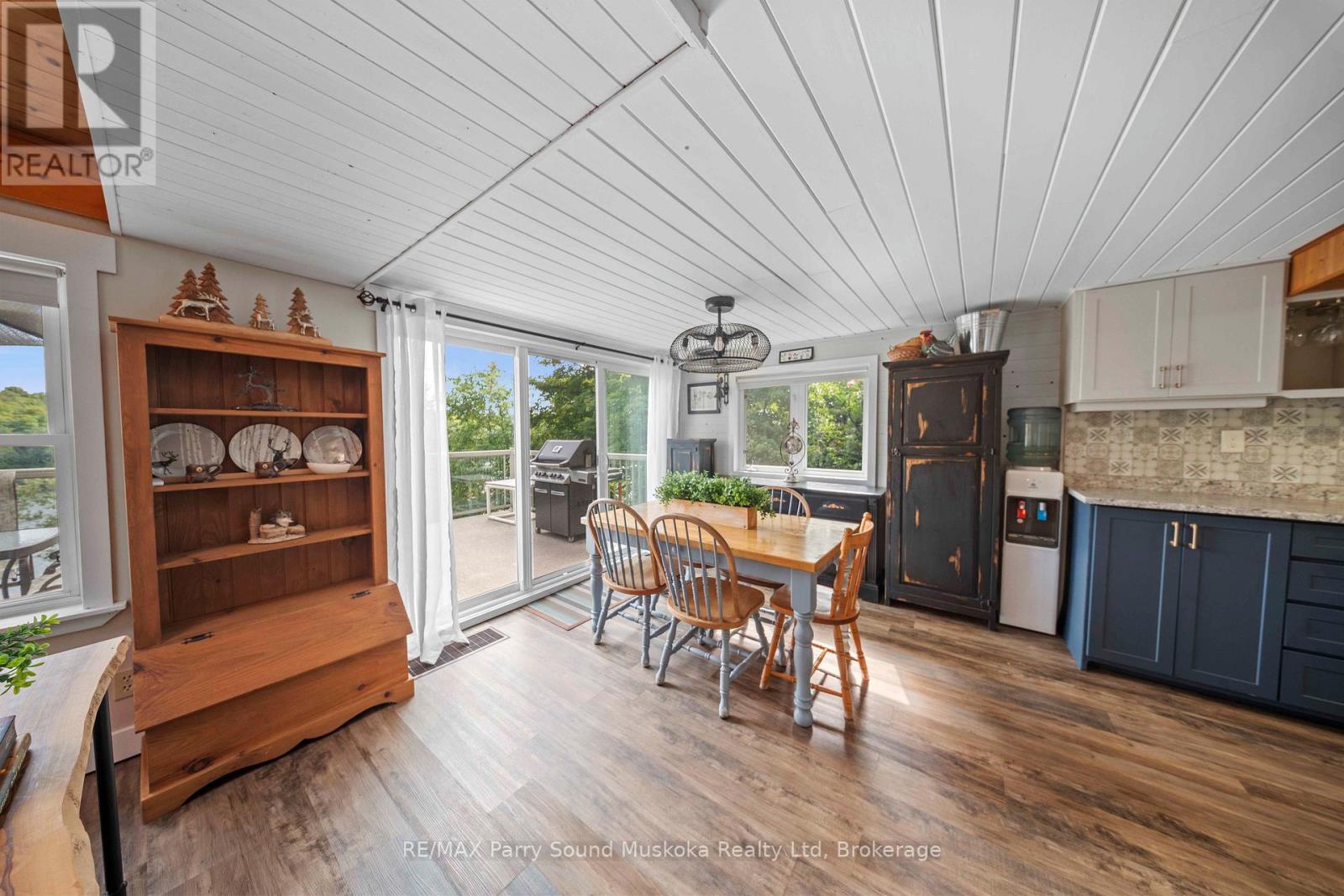 16 Golden Horseshoe Lane, Whitestone, Ontario  P0G 1G0 - Photo 6 - X12854918