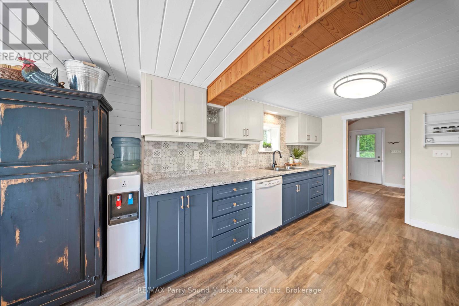 16 Golden Horseshoe Lane, Whitestone, Ontario  P0G 1G0 - Photo 7 - X12854918