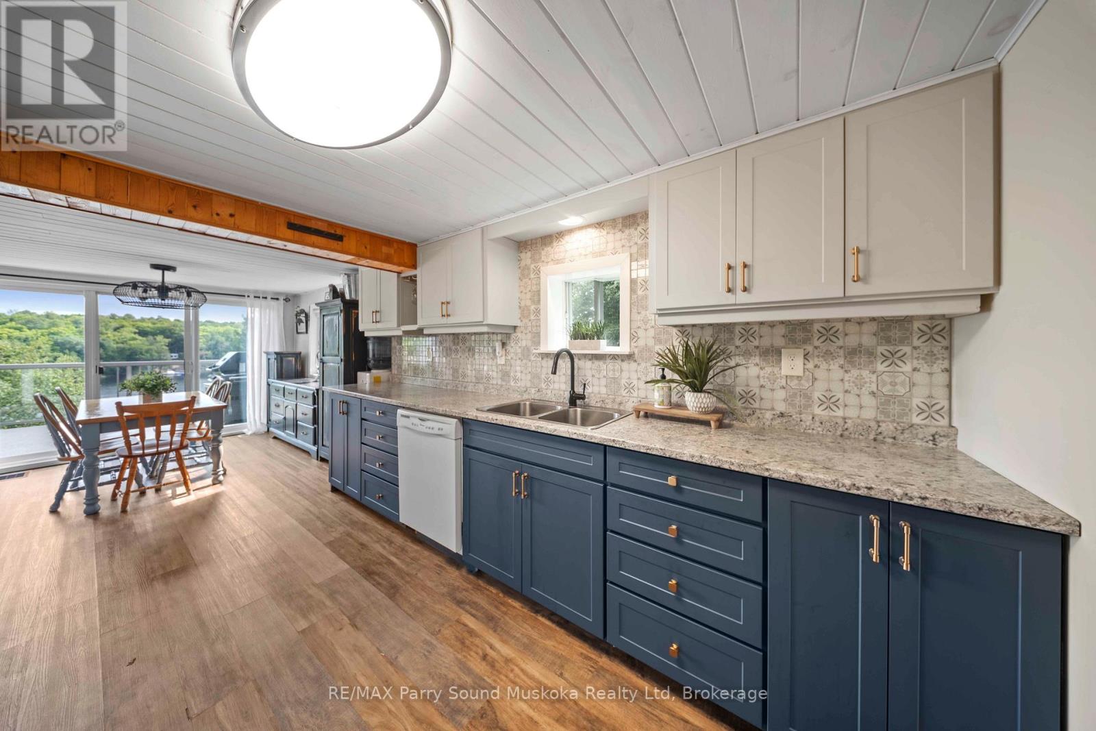 16 Golden Horseshoe Lane, Whitestone, Ontario  P0G 1G0 - Photo 9 - X12854918