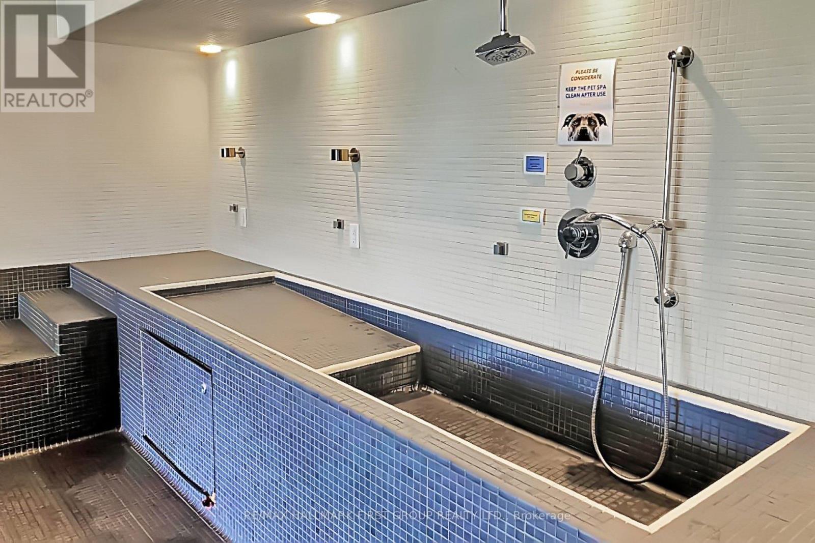 530 - 21 Iceboat Terrace, Toronto (Waterfront Communities), Ontario  M5V 4A9 - Photo 32 - C12854810