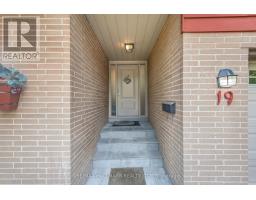 19 TALWOOD DRIVE, Toronto, Ontario
