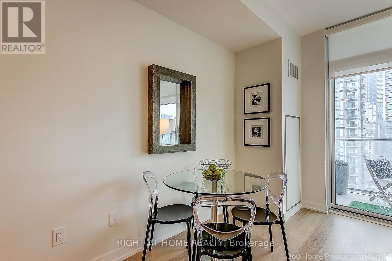 1613 - 105 George Street, Toronto, Ontario  M5A 2N4 - Photo 12 - C12854892