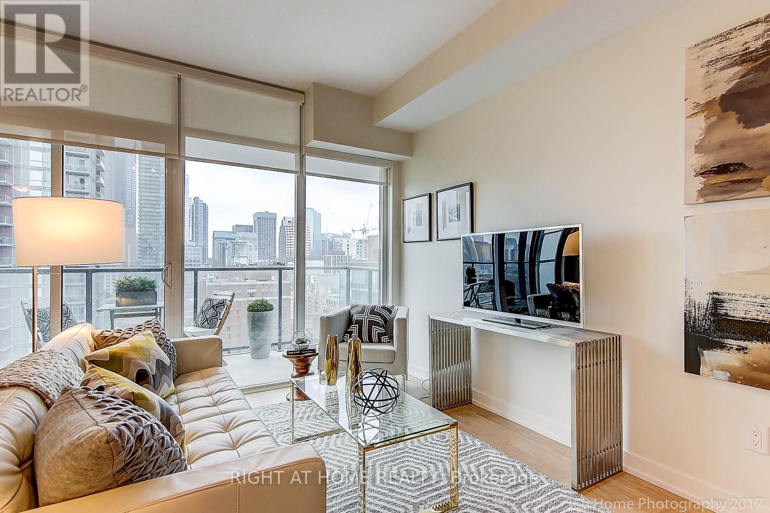 1613 - 105 George Street, Toronto, Ontario  M5A 2N4 - Photo 15 - C12854892