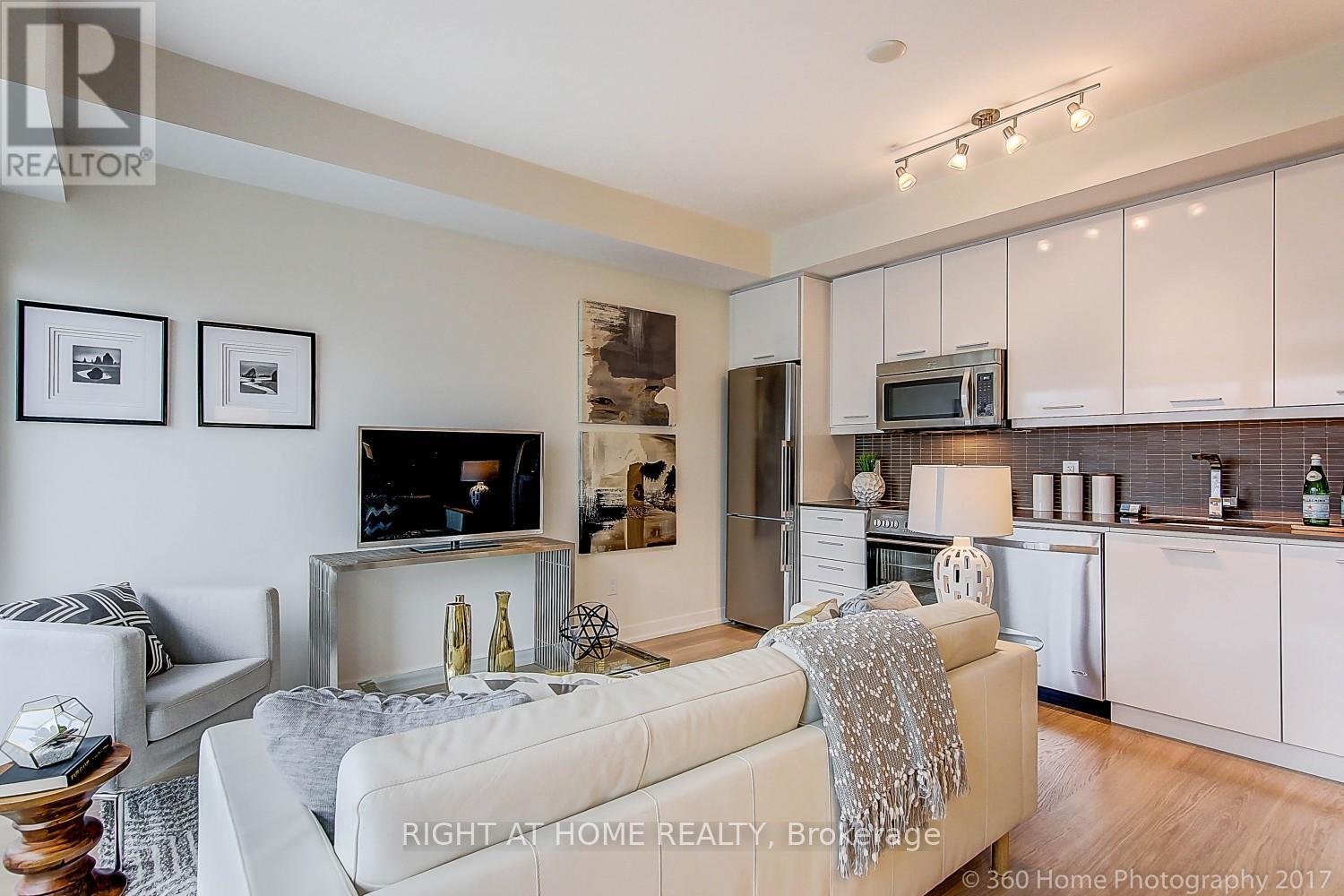 1613 - 105 George Street, Toronto, Ontario  M5A 2N4 - Photo 16 - C12854892