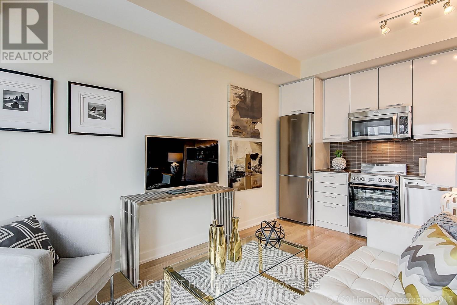 1613 - 105 George Street, Toronto, Ontario  M5A 2N4 - Photo 17 - C12854892