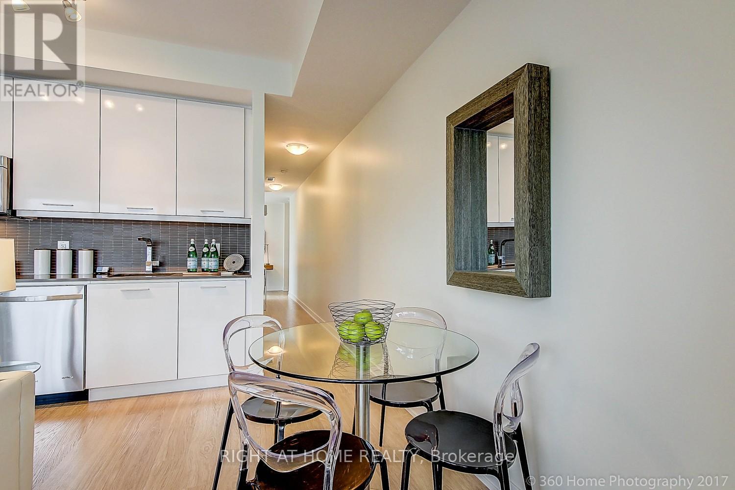 1613 - 105 George Street, Toronto, Ontario  M5A 2N4 - Photo 19 - C12854892