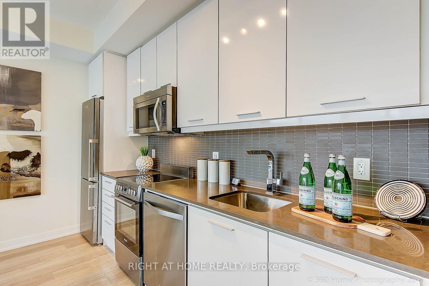 1613 - 105 George Street, Toronto, Ontario  M5A 2N4 - Photo 20 - C12854892