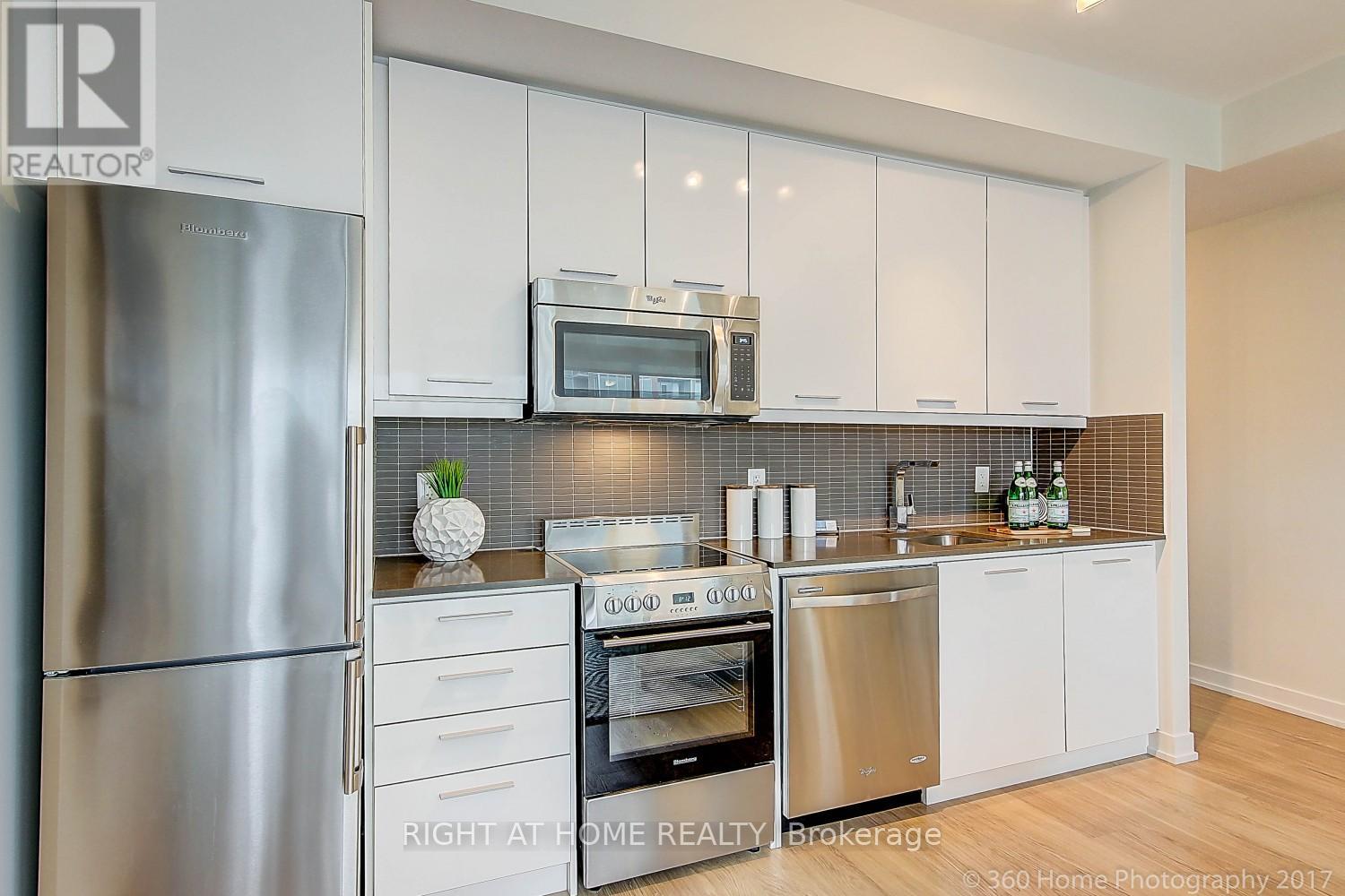 1613 - 105 George Street, Toronto, Ontario  M5A 2N4 - Photo 21 - C12854892