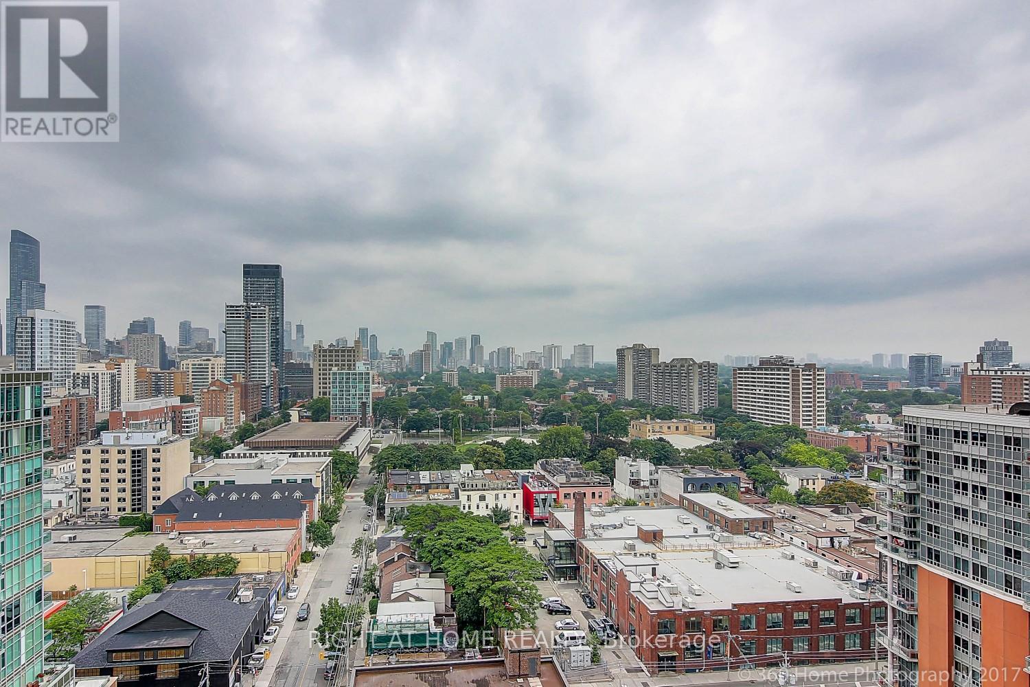 1613 - 105 George Street, Toronto, Ontario  M5A 2N4 - Photo 30 - C12854892