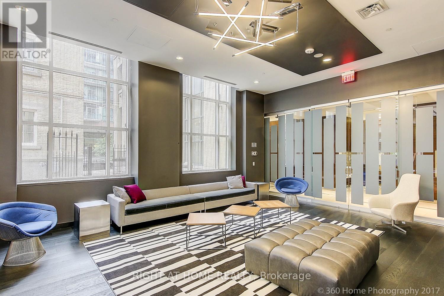 1613 - 105 George Street, Toronto, Ontario  M5A 2N4 - Photo 32 - C12854892