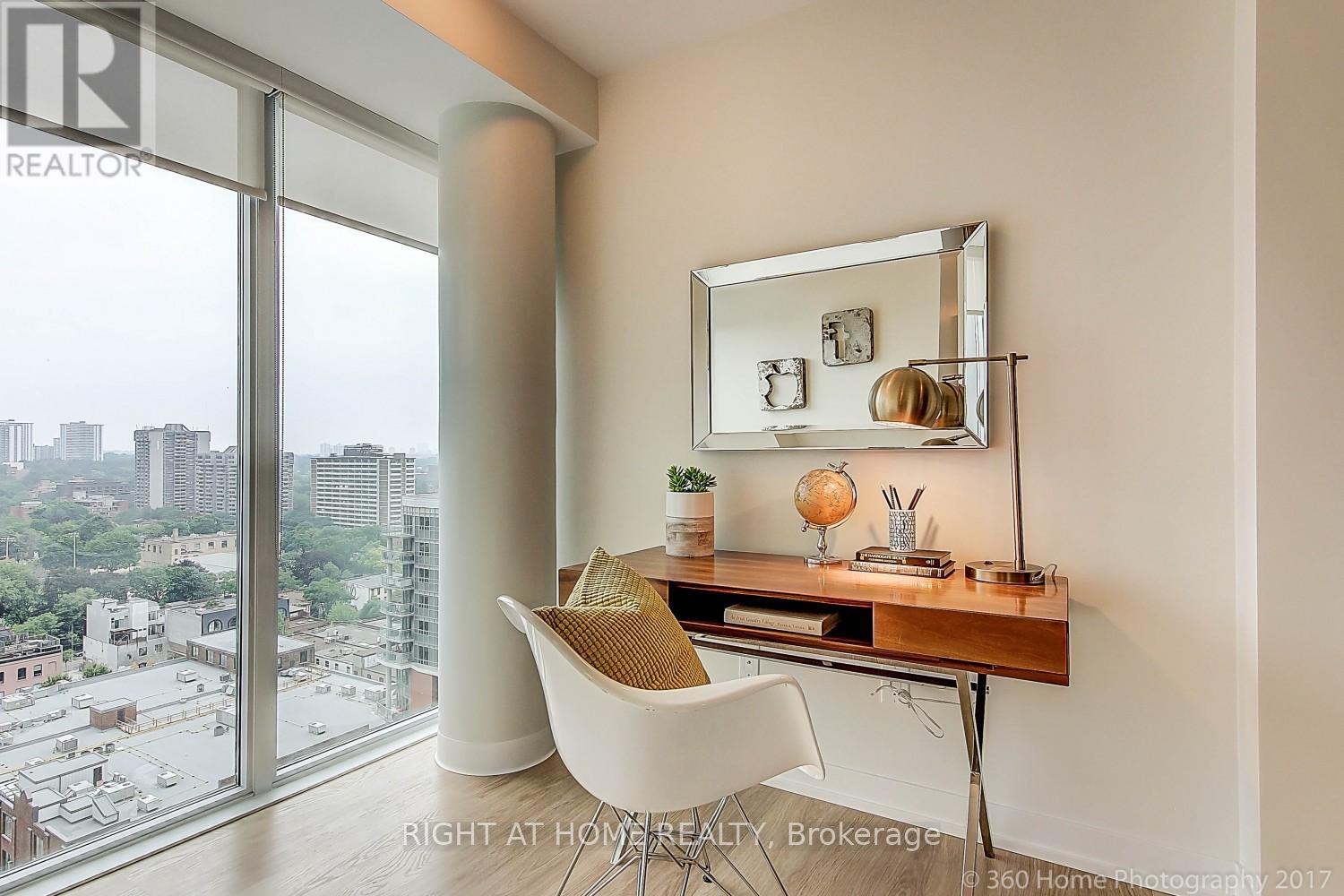 1613 - 105 George Street, Toronto, Ontario  M5A 2N4 - Photo 4 - C12854892