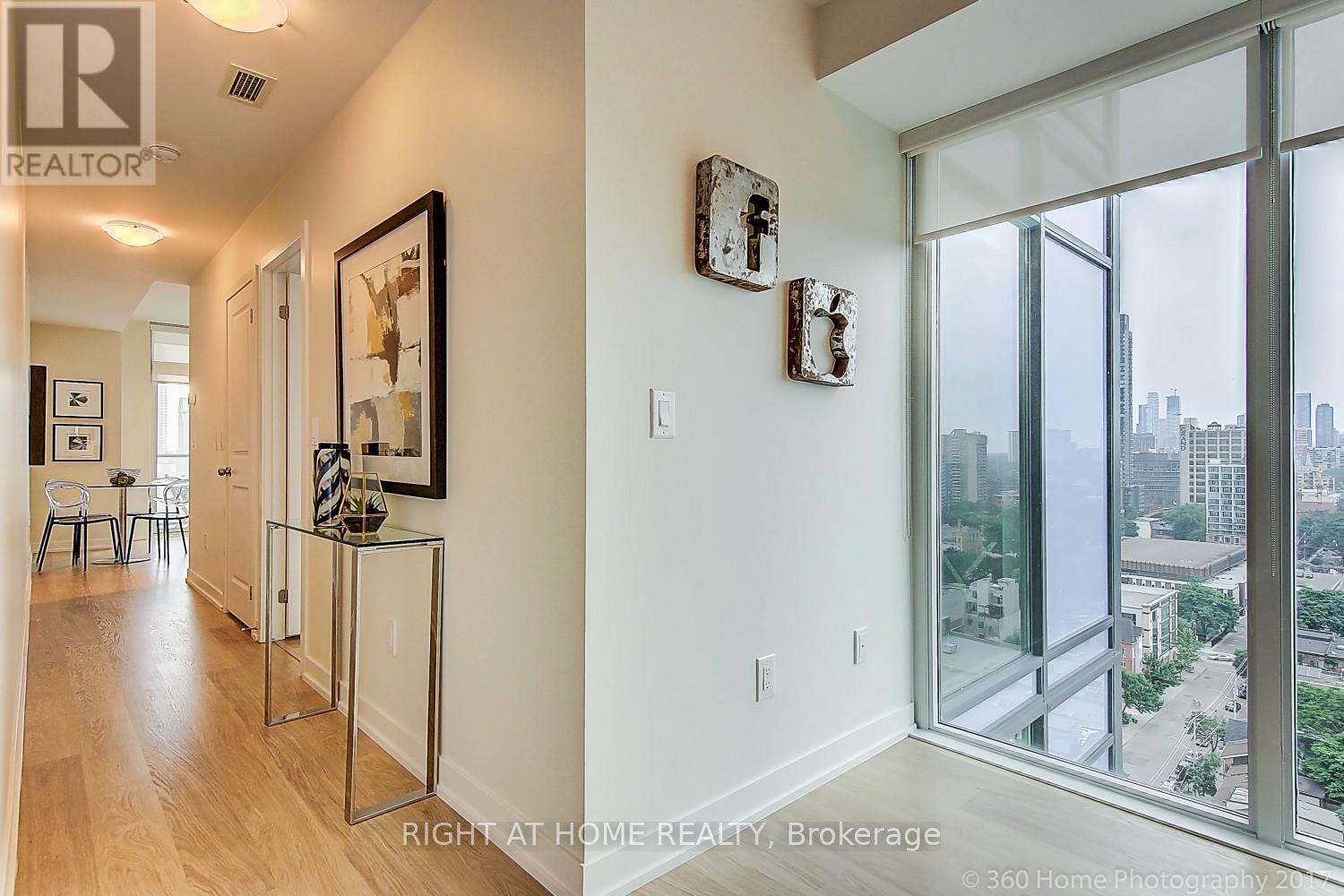 1613 - 105 George Street, Toronto, Ontario  M5A 2N4 - Photo 5 - C12854892