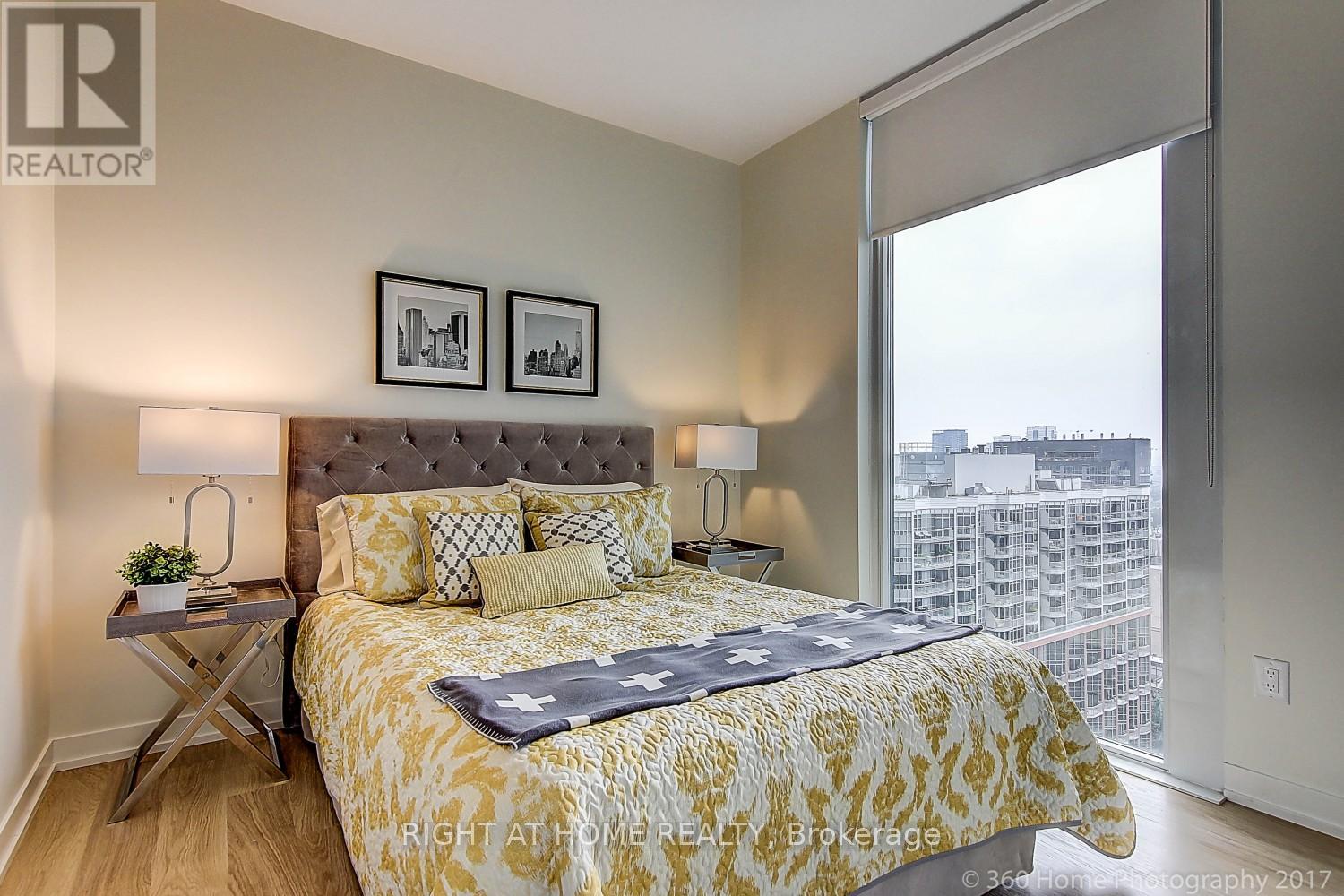 1613 - 105 George Street, Toronto, Ontario  M5A 2N4 - Photo 6 - C12854892