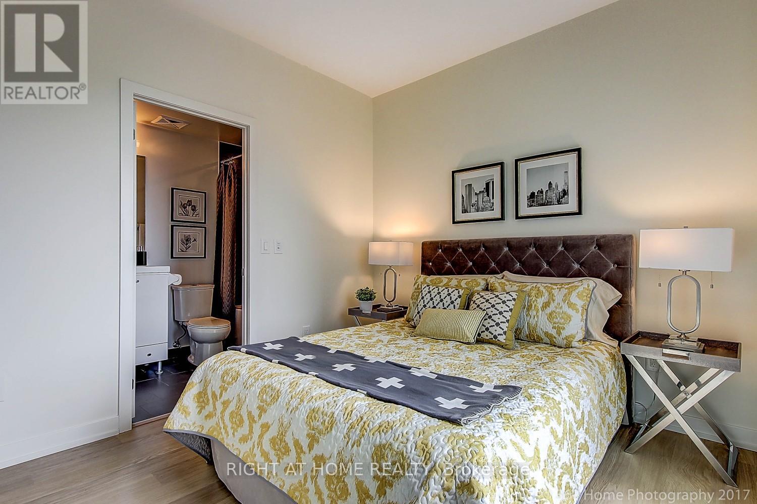 1613 - 105 George Street, Toronto, Ontario  M5A 2N4 - Photo 7 - C12854892