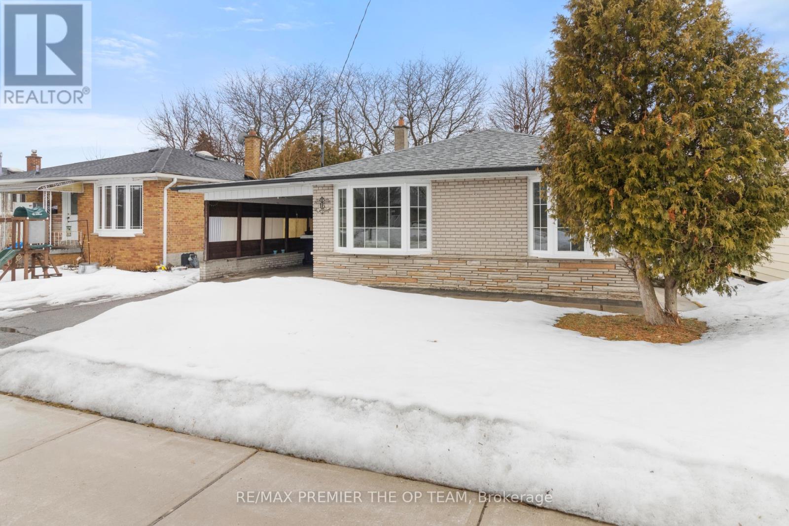 16 Brantwood Drive, Toronto, Ontario  M1H 2G6 - Photo 4 - E12854930