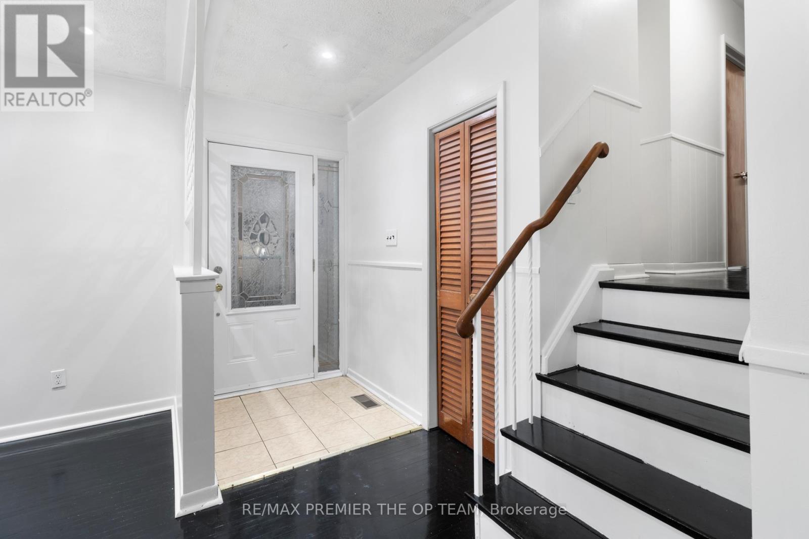 16 Brantwood Drive, Toronto, Ontario  M1H 2G6 - Photo 8 - E12854930