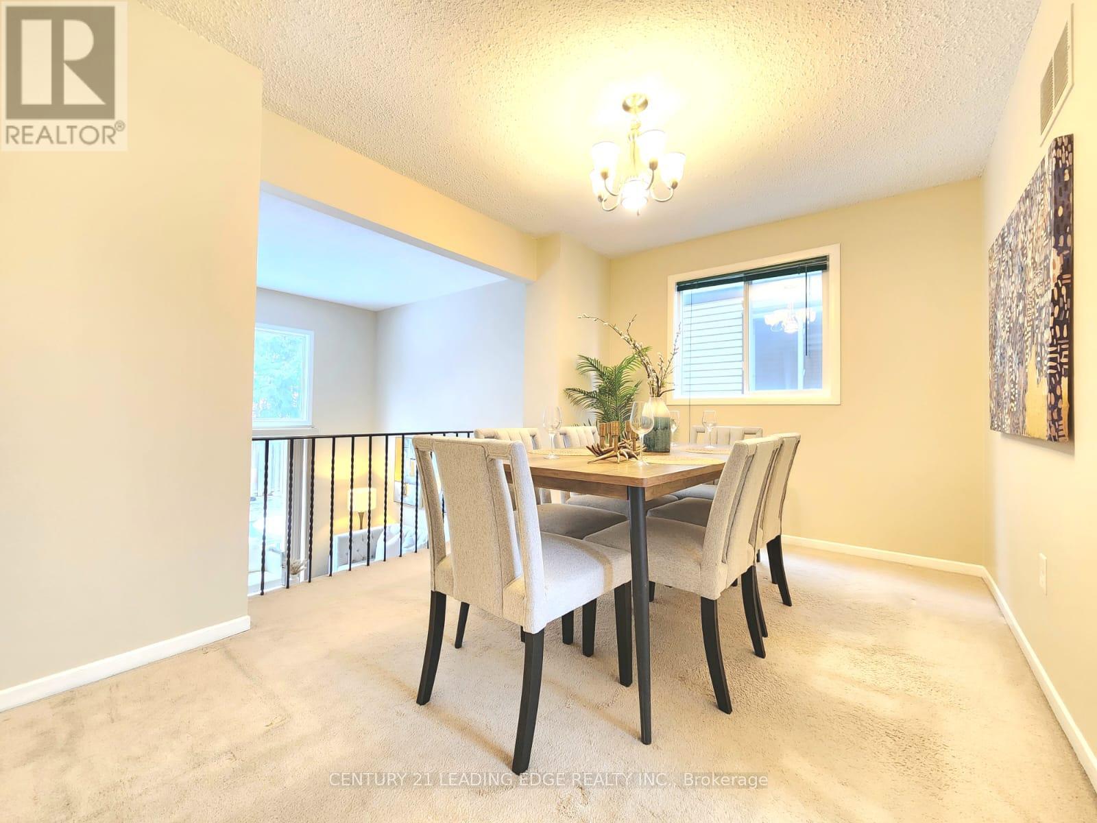 12 New Port Way, Markham, Ontario  L3T 2N2 - Photo 10 - N12854844