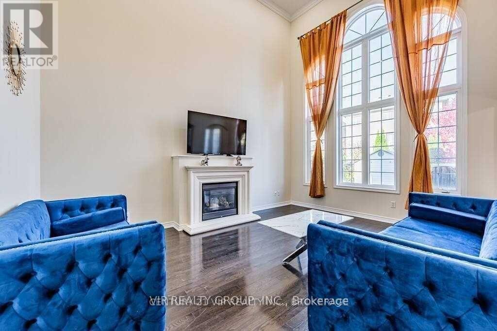 30 Lady Valentina Avenue, Vaughan (Patterson), Ontario  L6A 0E4 - Photo 11 - N12854874