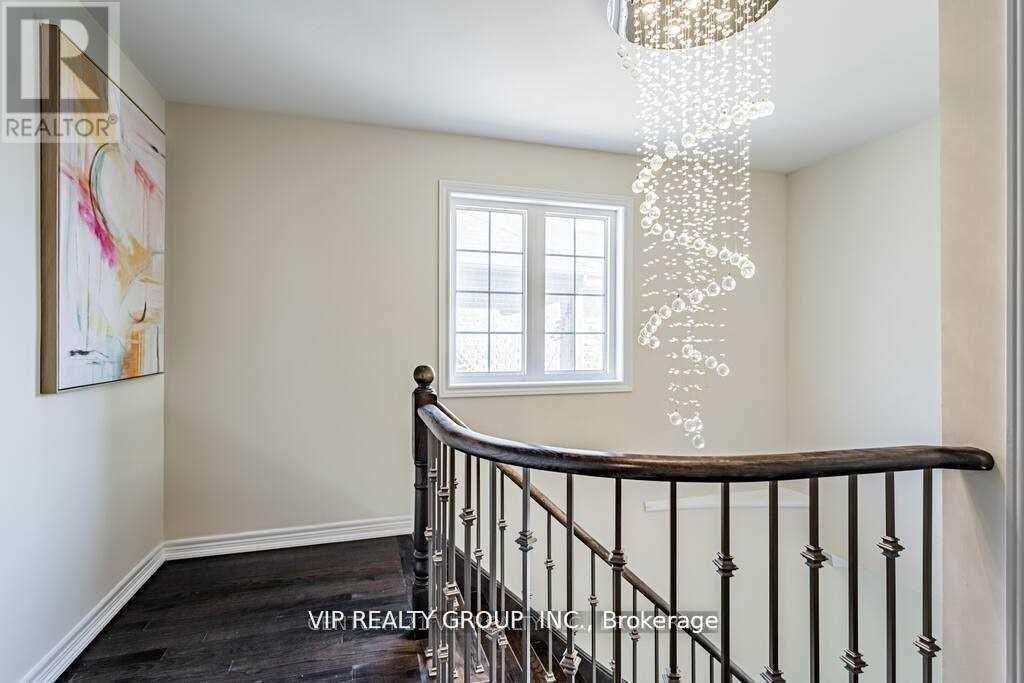 30 Lady Valentina Avenue, Vaughan (Patterson), Ontario  L6A 0E4 - Photo 13 - N12854874