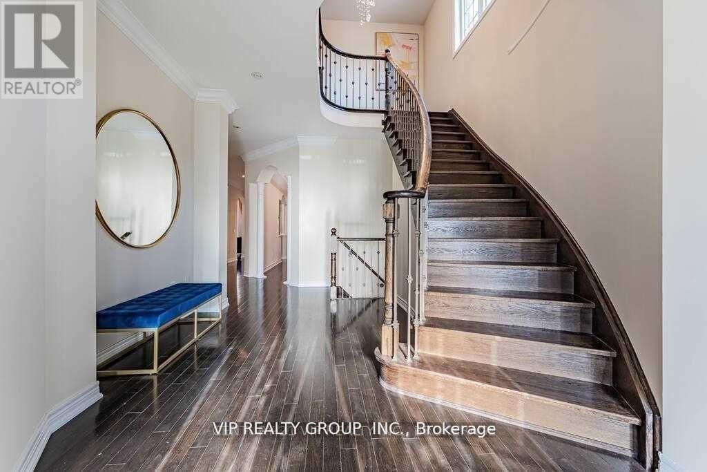 30 Lady Valentina Avenue, Vaughan (Patterson), Ontario  L6A 0E4 - Photo 9 - N12854874